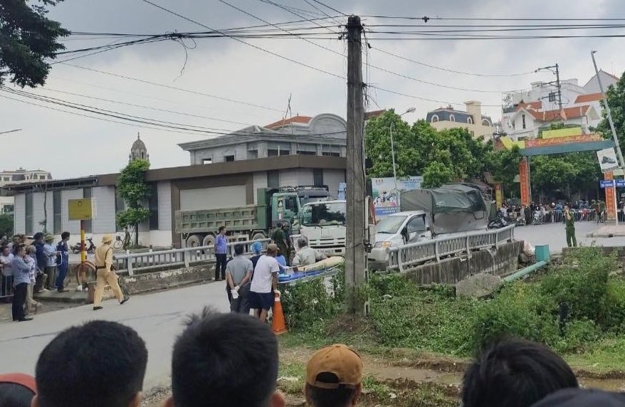 Tai nạn liên hoàn khiến 4 người tử vong ở Hoài Đức, Hà Nội